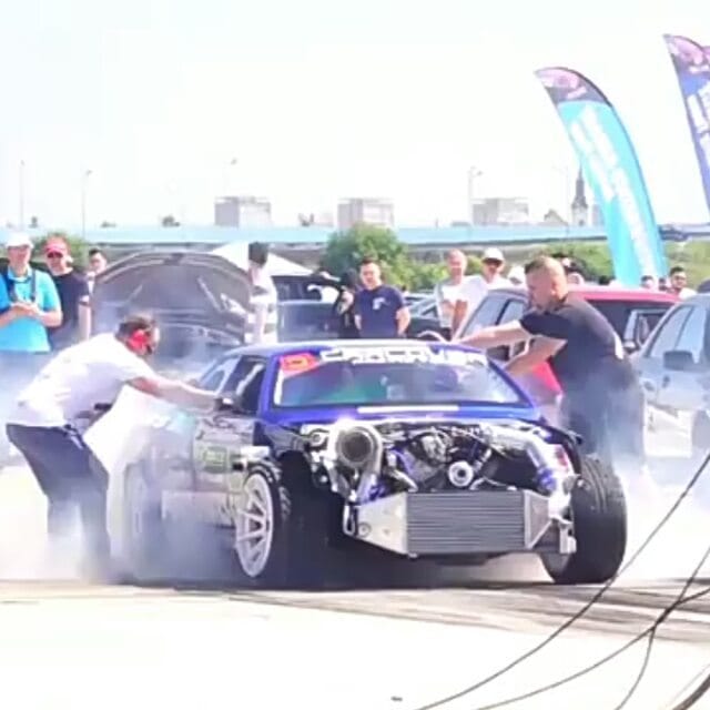 Post 8 by Locos Por Los Coches on Instagram (video)