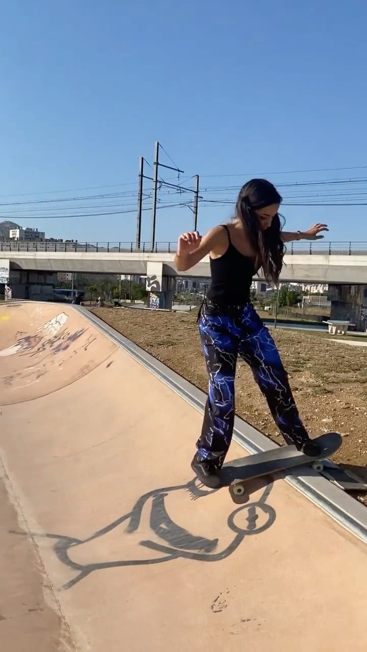 Post 9 by @ines_scodelario on Instagram (video)