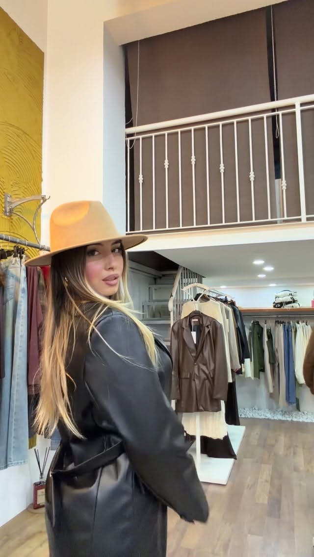 Post 7 by Alessandra Verdone on Instagram (video)