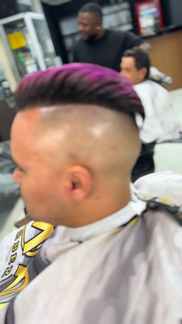 Post 4 by Barberia Profesional on Instagram (video)