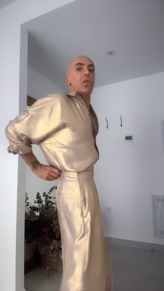 Post 2 by lorenzo on Instagram (video)