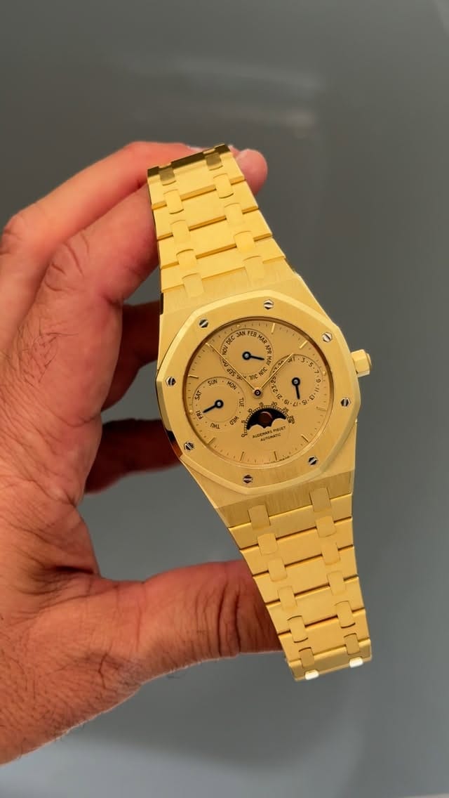 Post 8 by Premium Watch on Instagram (video)