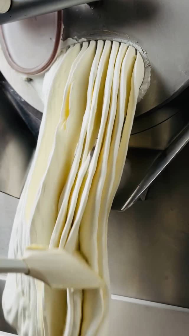 Post 8 by Arpège Patisserie on Instagram (video)