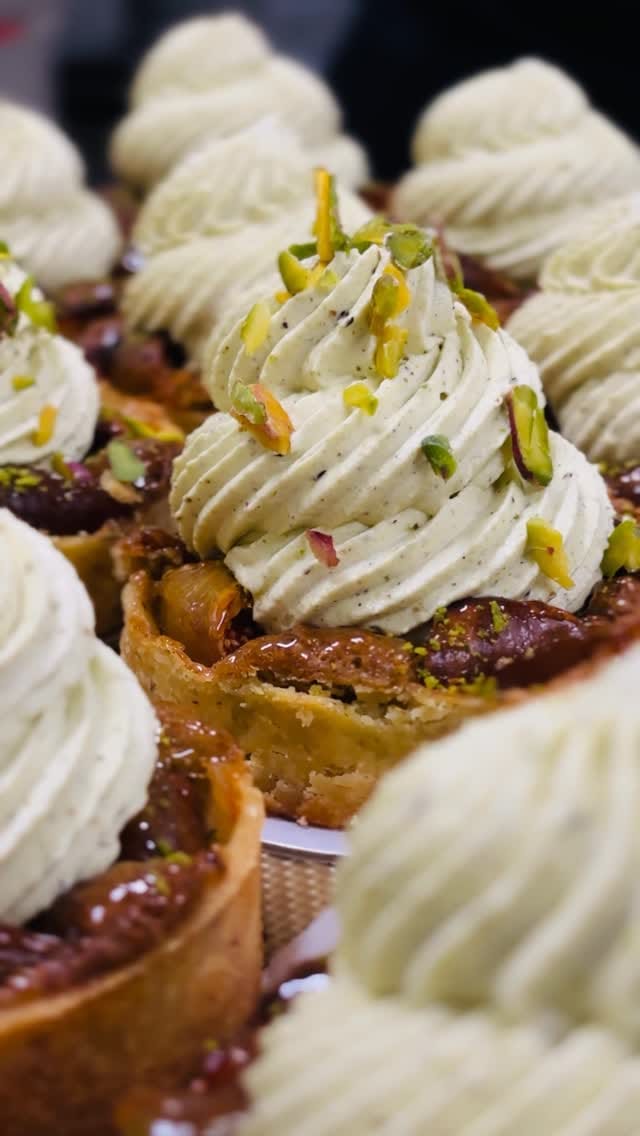 Post 5 by Arpège Patisserie on Instagram (video)