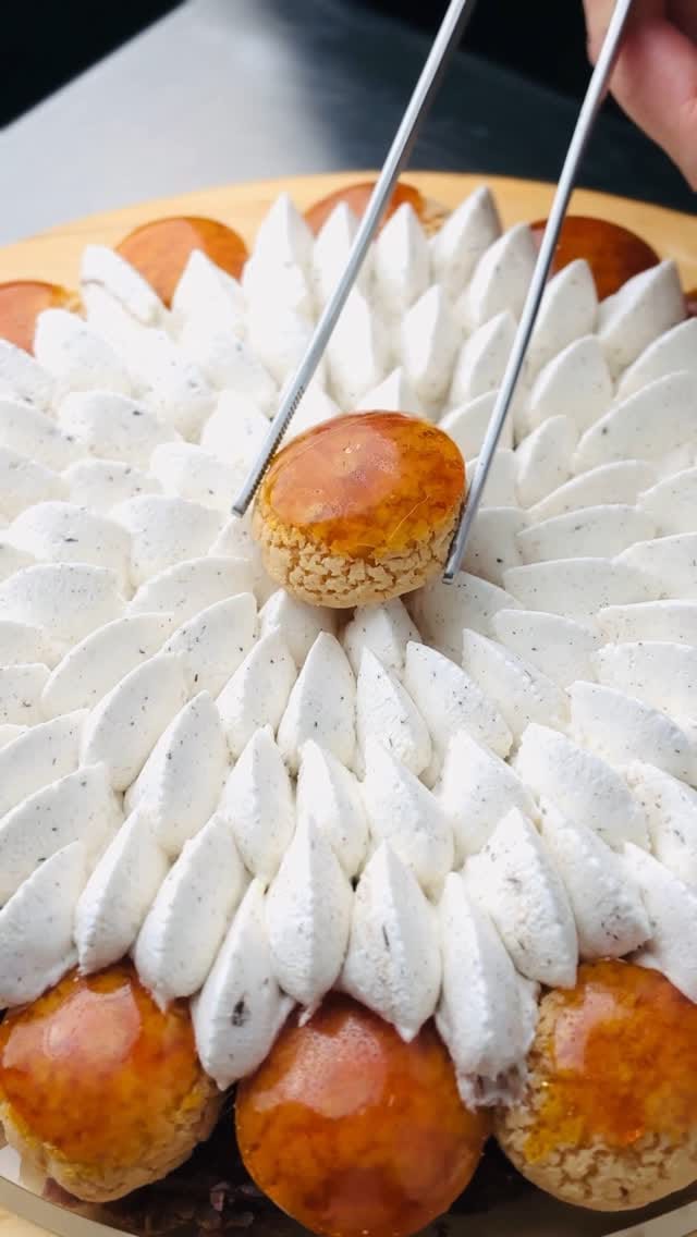 Post 9 by Arpège Patisserie on Instagram (video)