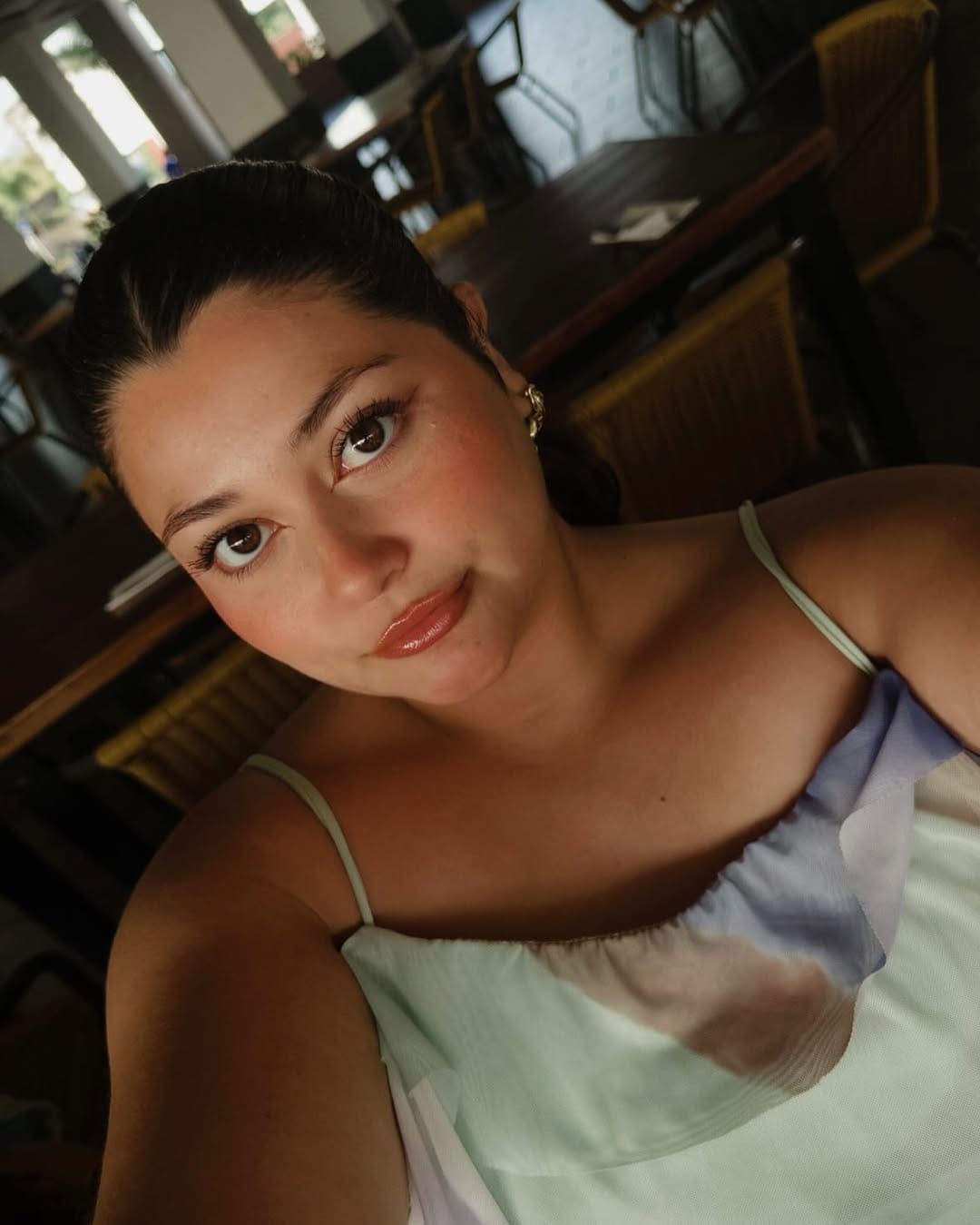 Post 4 by Anahí🍒 on Instagram (carousel)