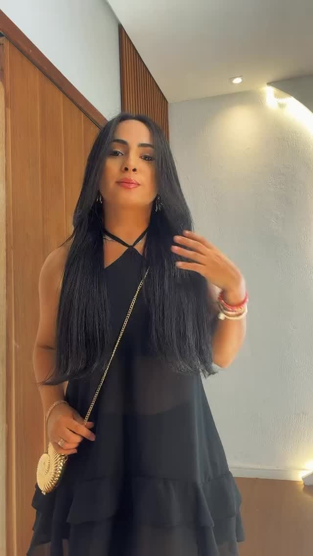 Post 6 by #StoreNayaraMuniz on Instagram (video)