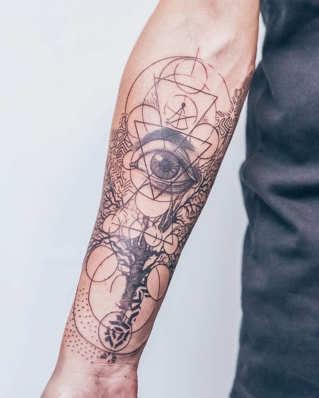 Post 5 by HI Tattoo Art - Tattoo artists on Instagram (carousel)