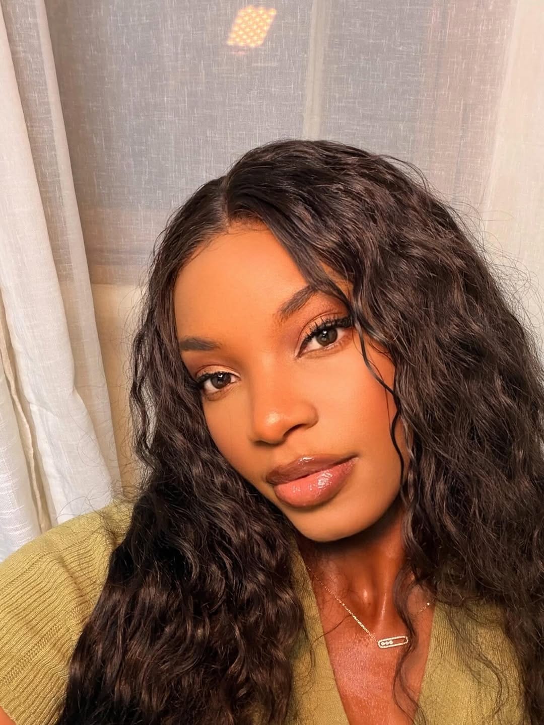 Post 6 by Nadia Traore on Instagram (carousel)