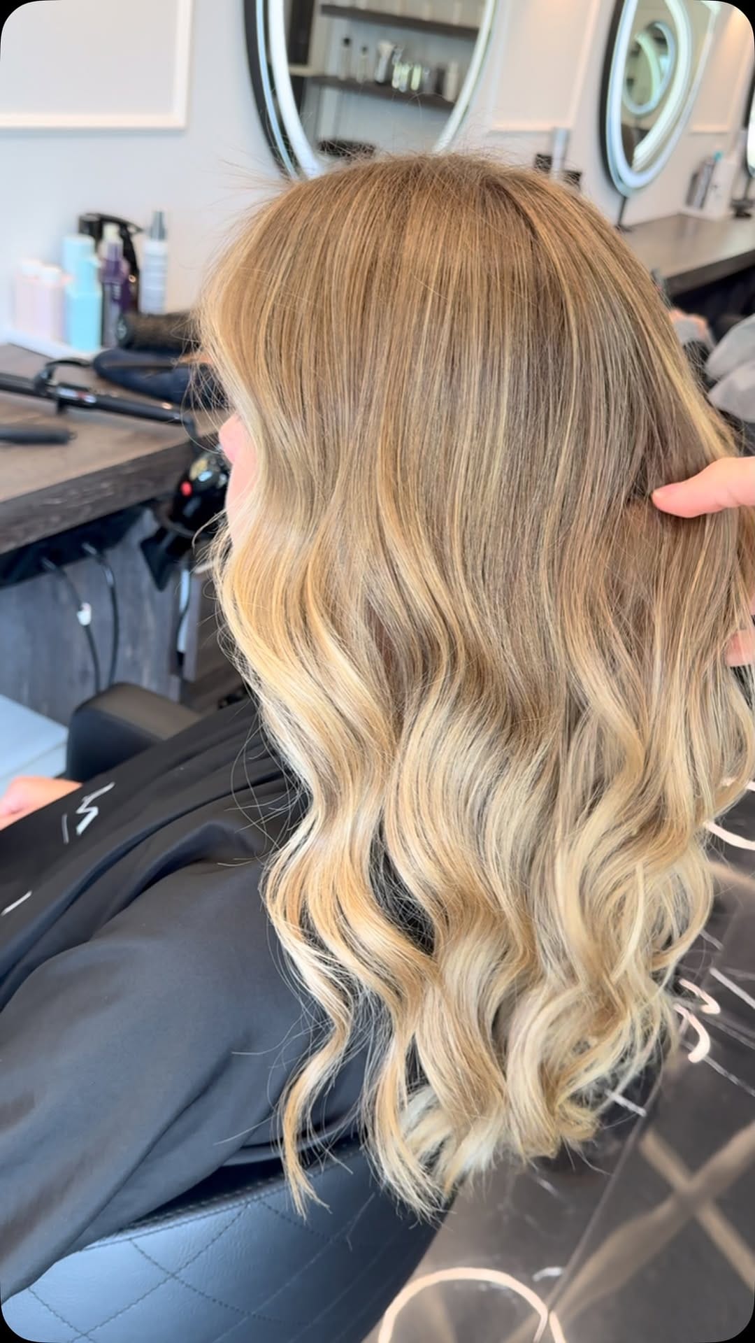 Post 7 by Coiffeur Expert Coloriste 🇮🇶 on Instagram (video)