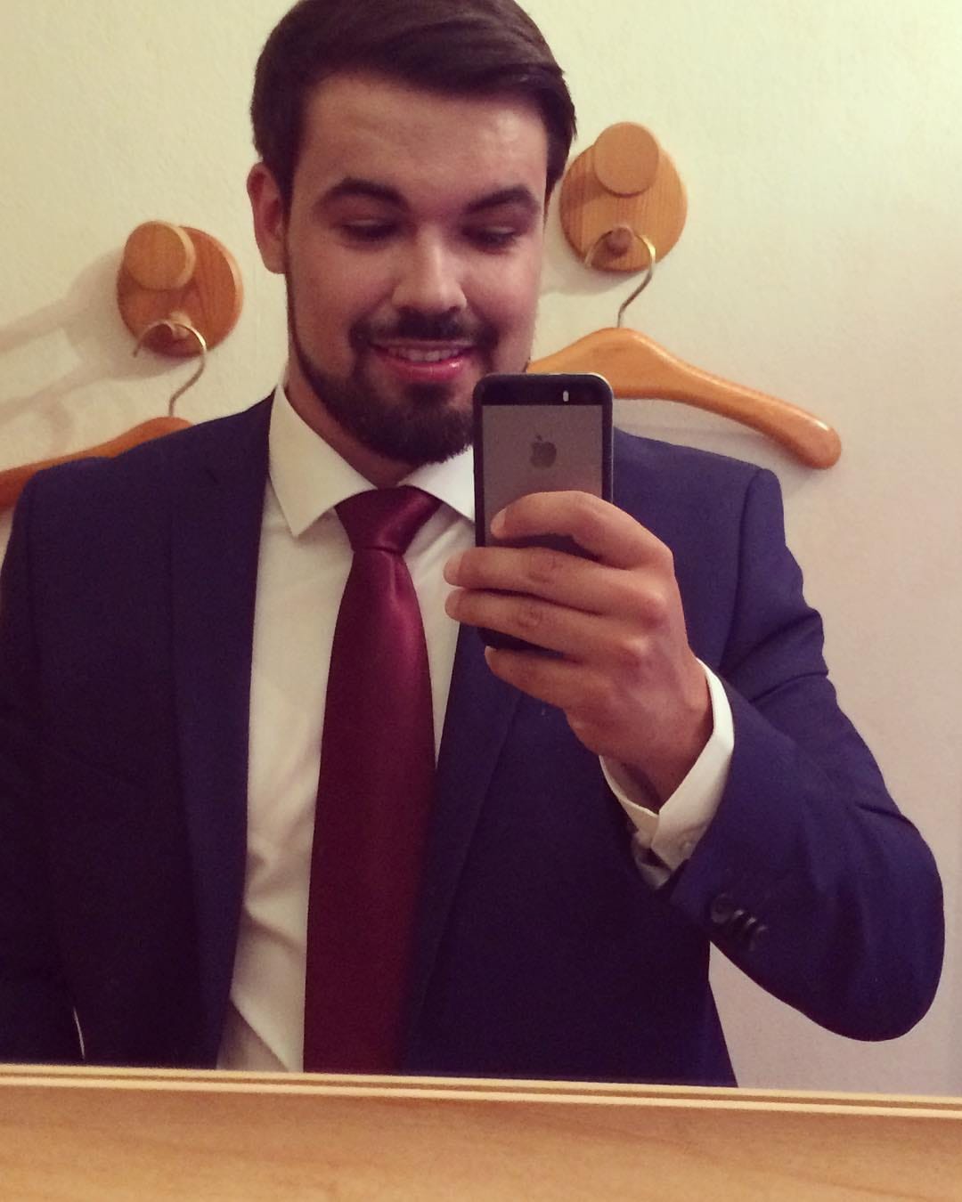 Post 6 by Vinho on Instagram (image)