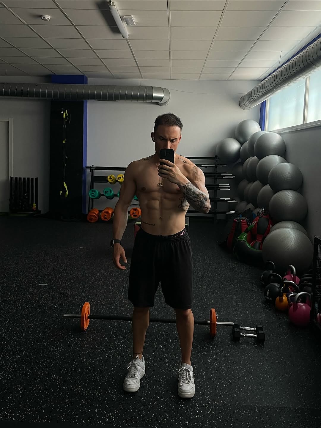 Post 5 by 𝐌𝐀𝐑𝐂𝐎𝐒 𝐁𝐀𝐓𝐂𝐇 on Instagram (carousel)