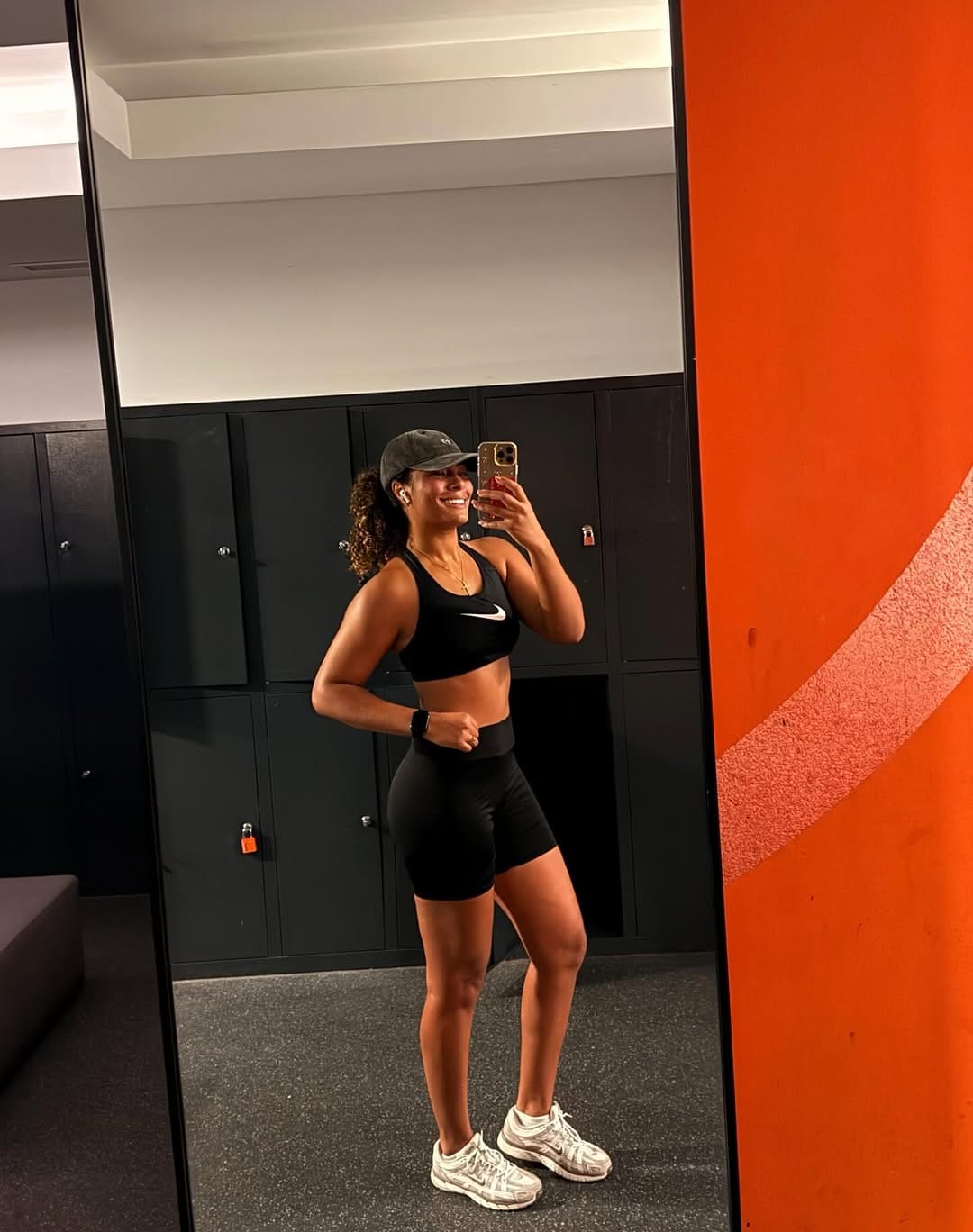 Post 2 by 𝐋𝐀𝐔𝐑𝐀 🌼 on Instagram (image)