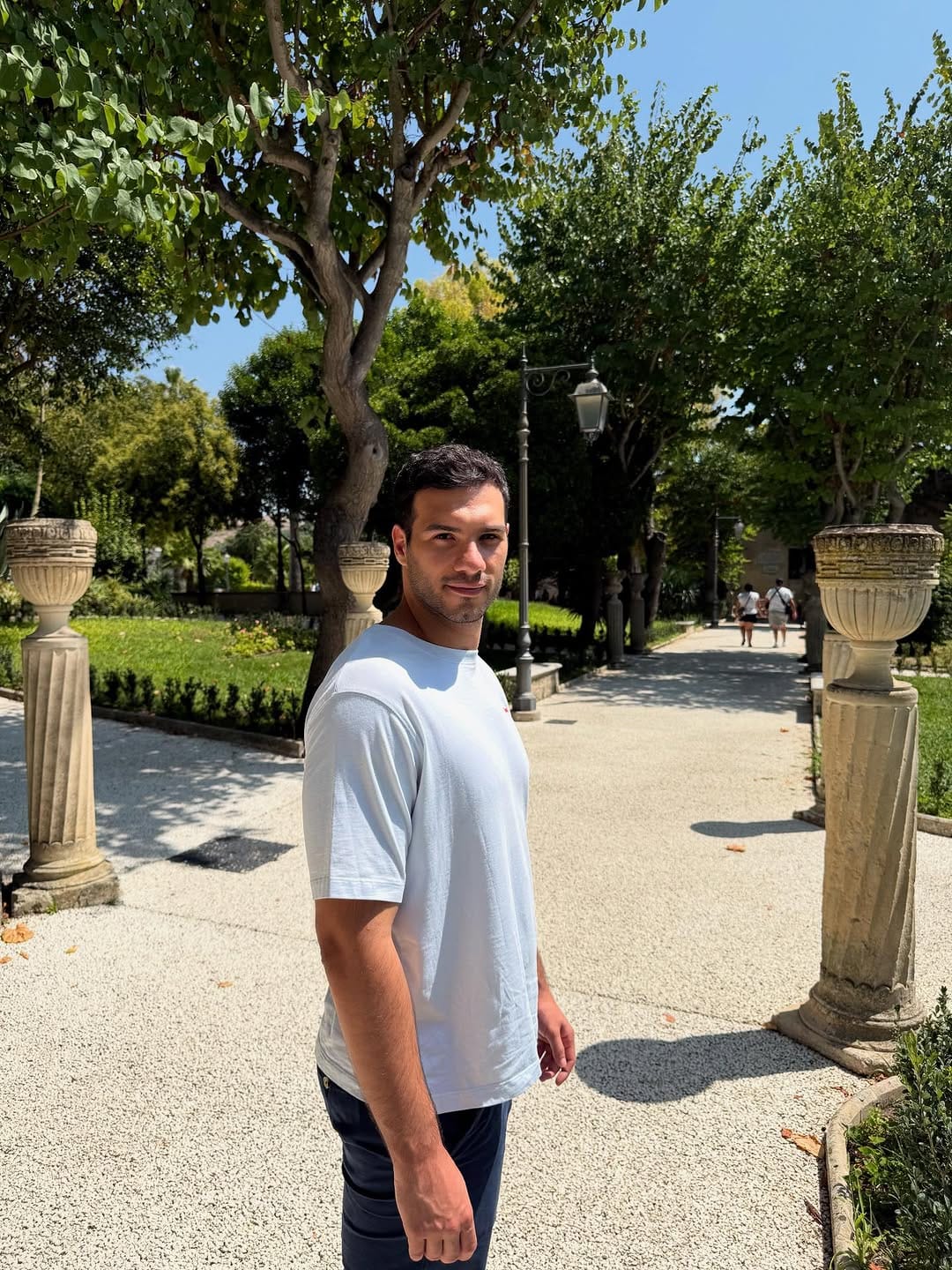 Post 3 by Antonio on Instagram (carousel)