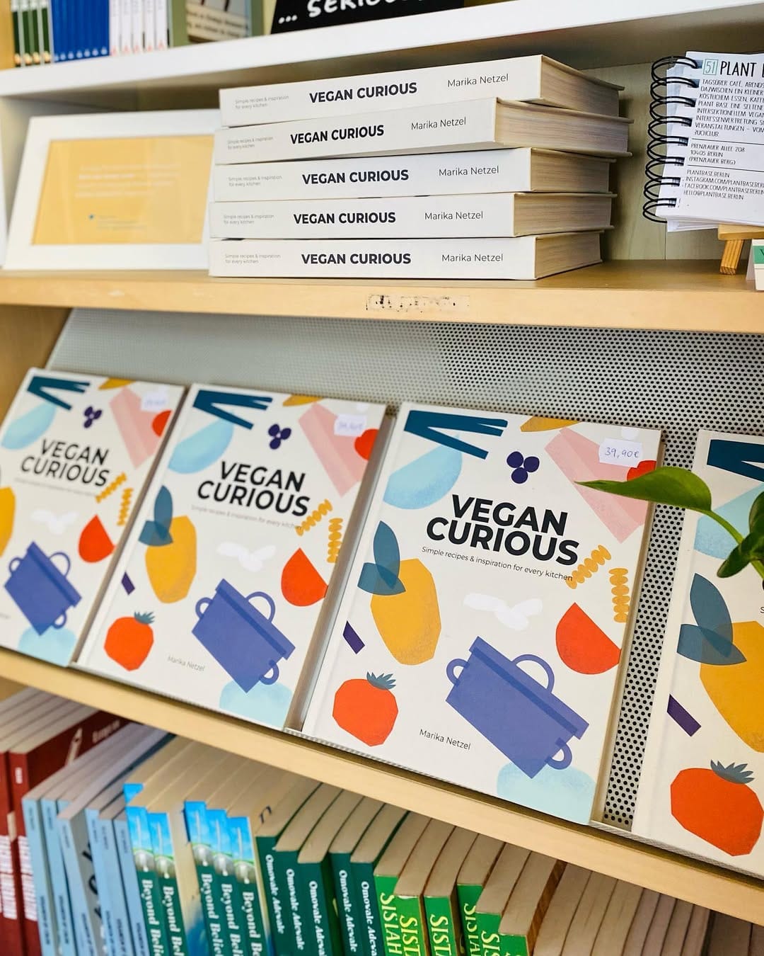 Post 8 by VEGCRAVER Vegan Food 🧡 on Instagram (carousel)