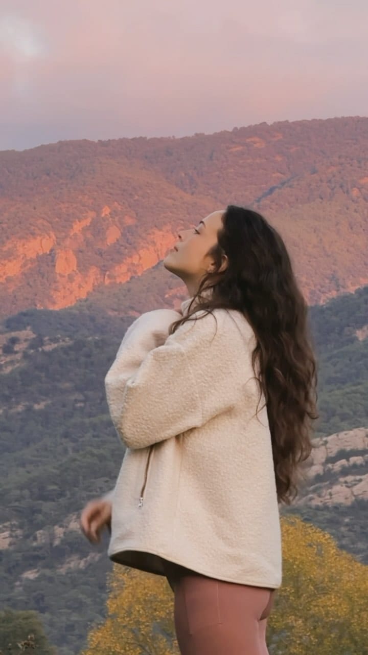 Post 6 by PAULA VICENTE on Instagram (video)