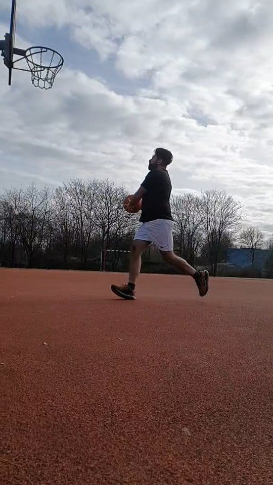 Post 2 by Emrah Nizam on Instagram (video)