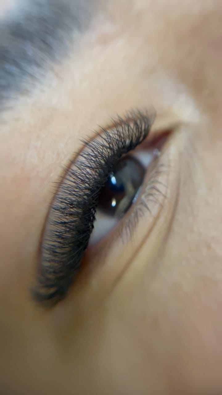 Post 8 by Cils Beauty Paris on Instagram (video)