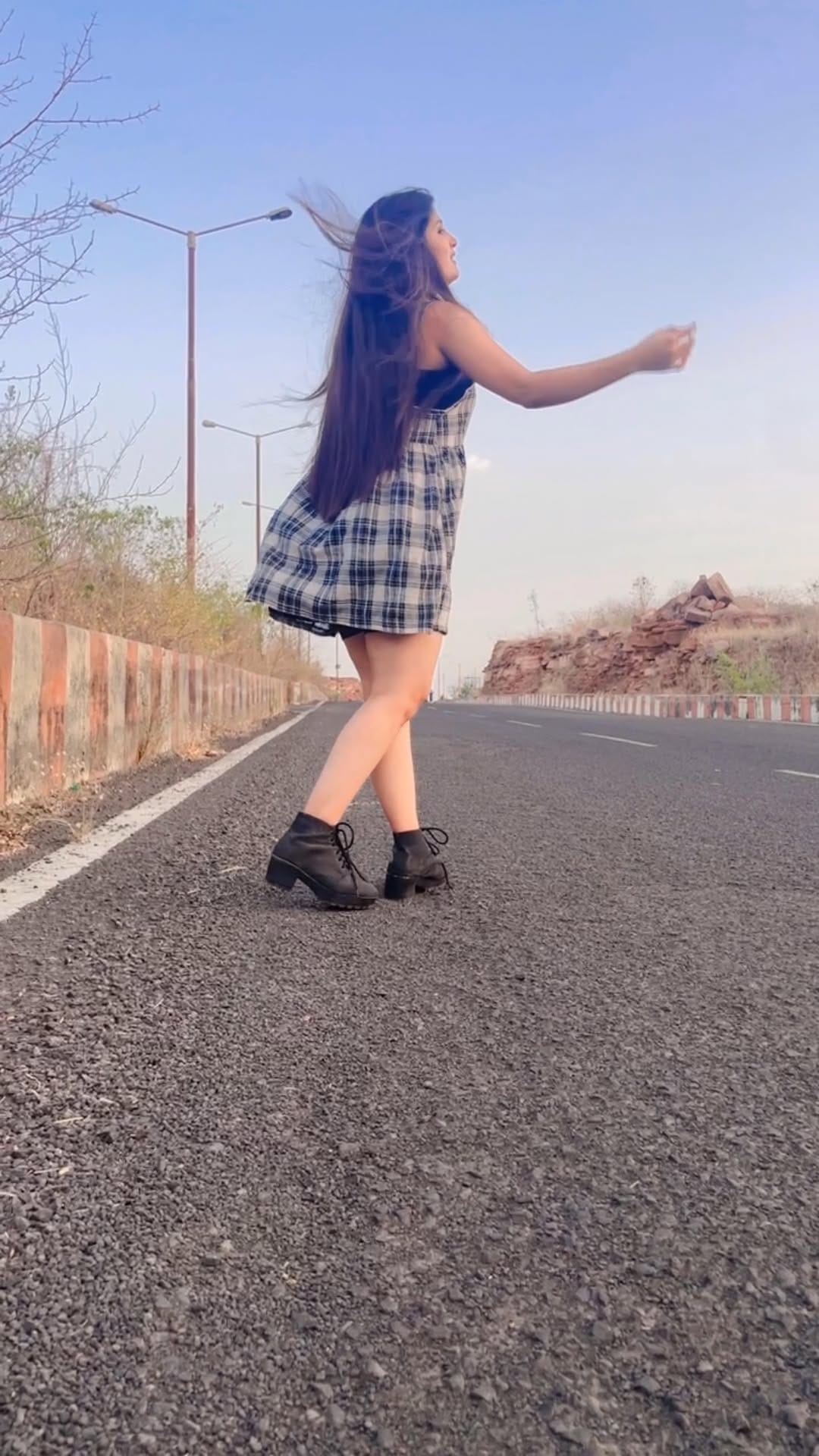 Post 2 by Pari Sharma on Instagram (video)