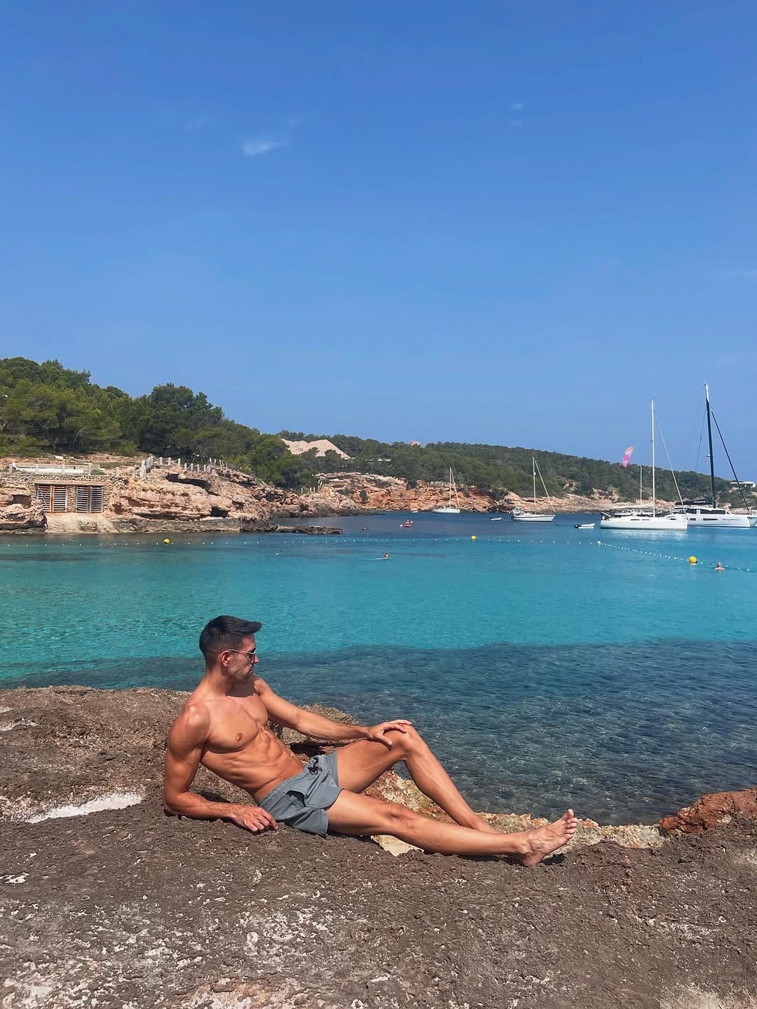 Post 5 by Aleix Llobet on Instagram (carousel)
