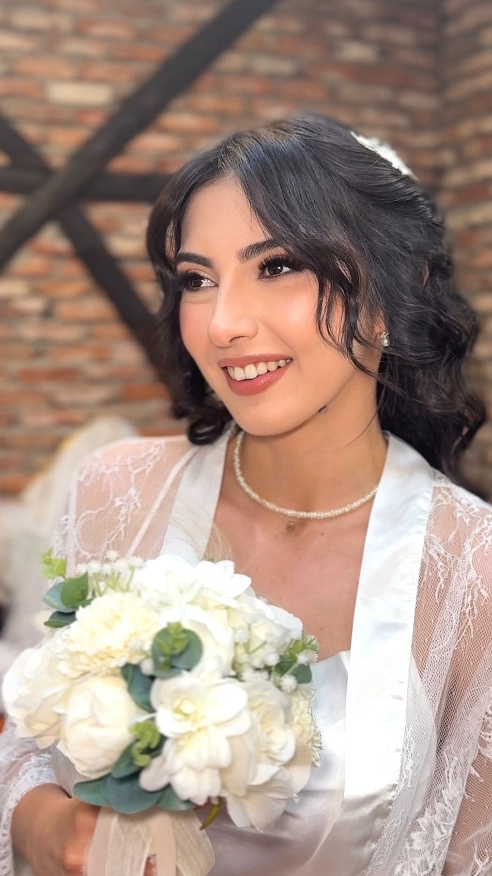 Post 5 by Elif ✨ Bridal Makeup Artist on Instagram (video)