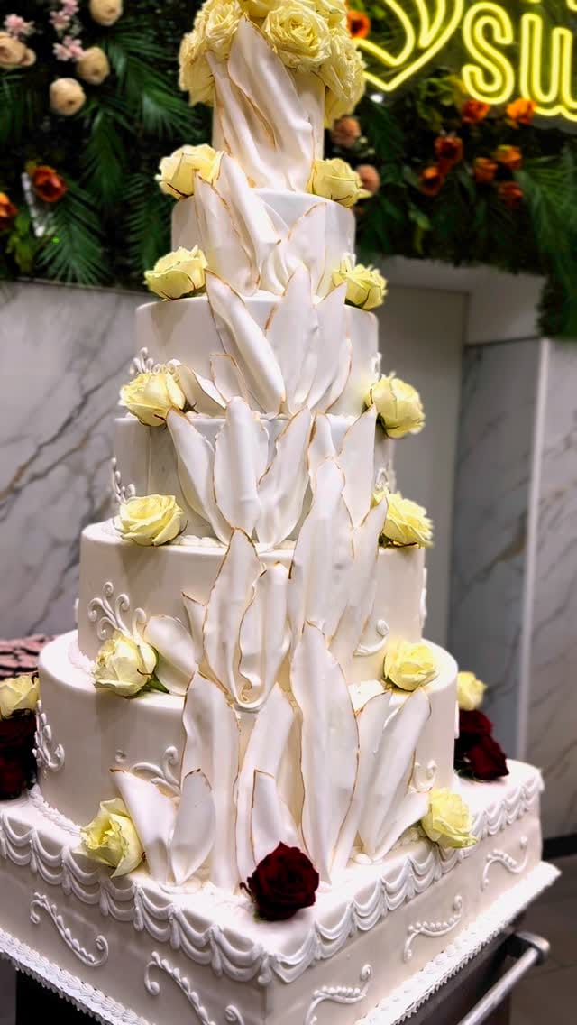 Post 4 by Sadin Sweets on Instagram (video)