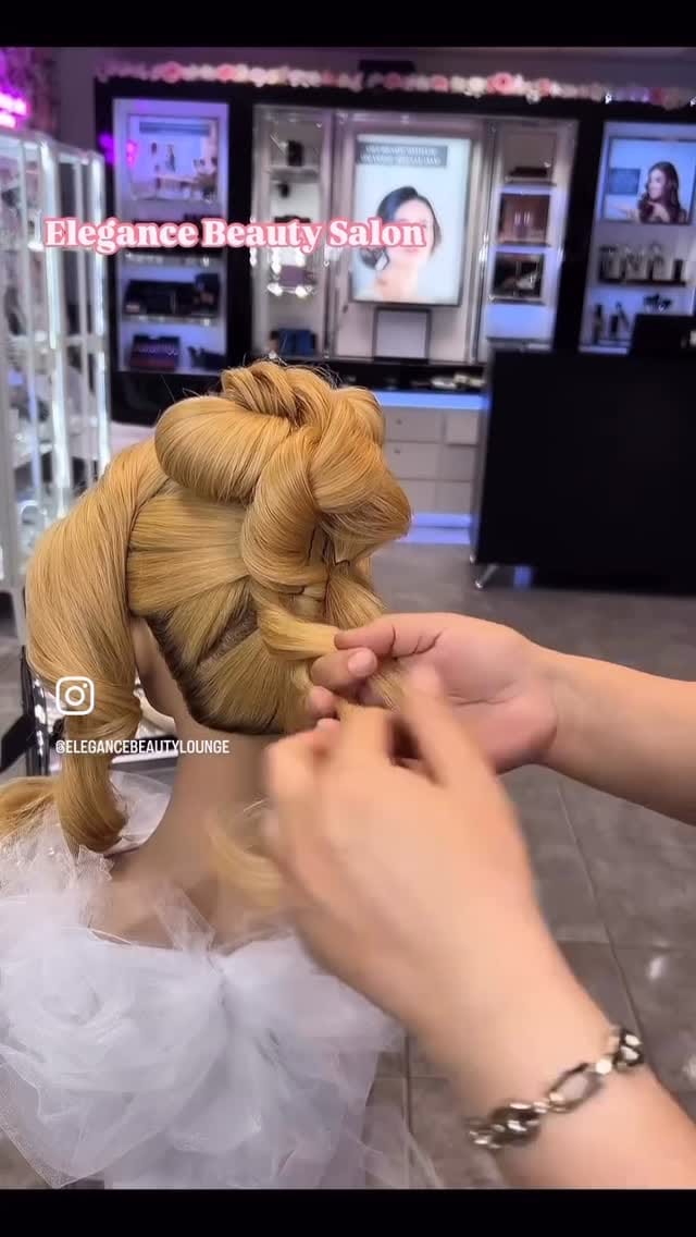 Post 2 by Elegance Beauty Salon /Toronto mua Weeda Ashraf on Instagram (video)