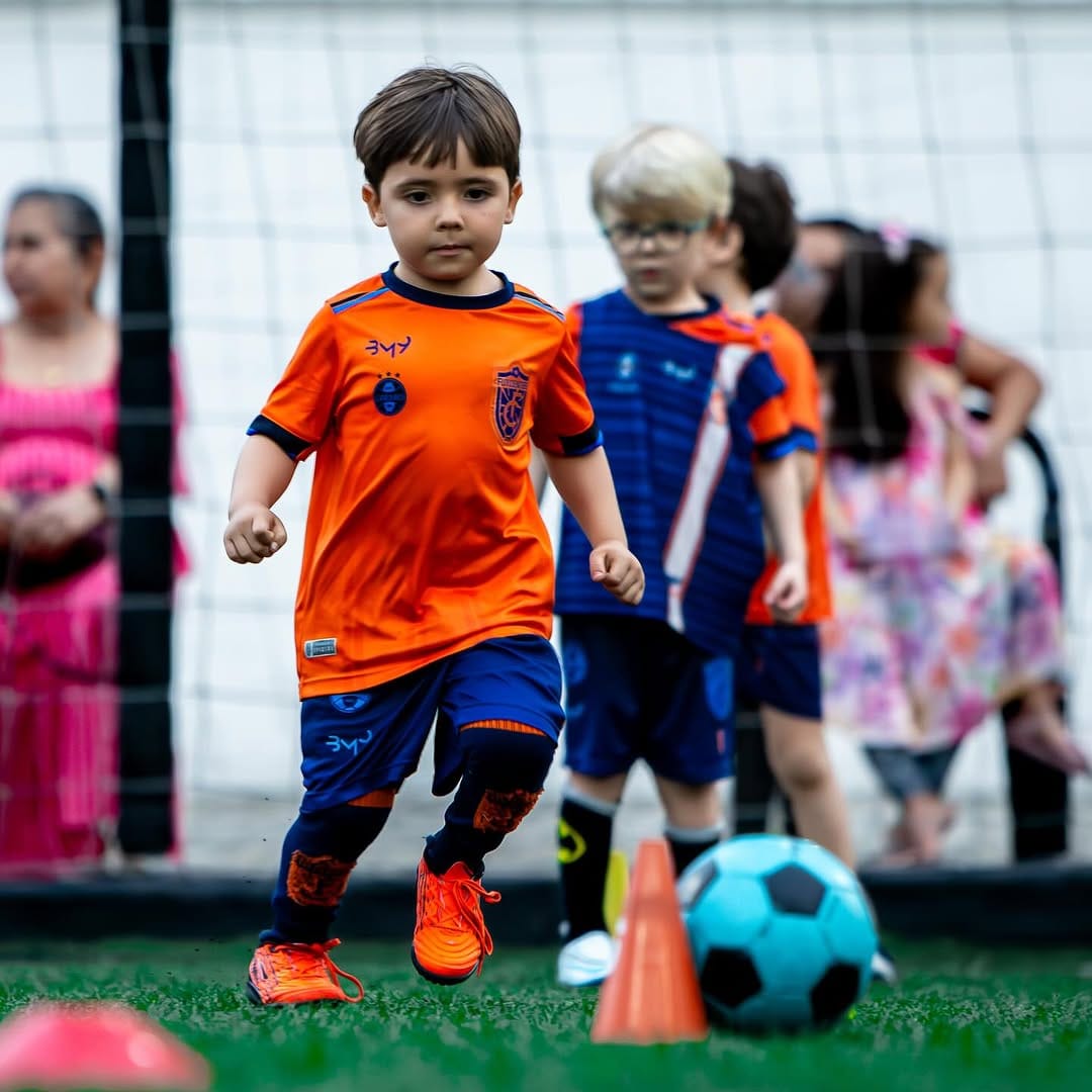 Post 1 by Futcenter on Instagram (image)