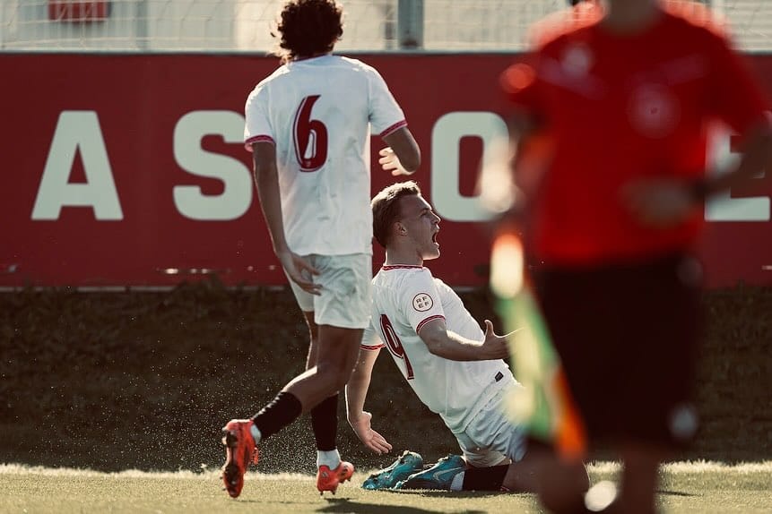 Post 4 by Iker Villar! on Instagram (carousel)