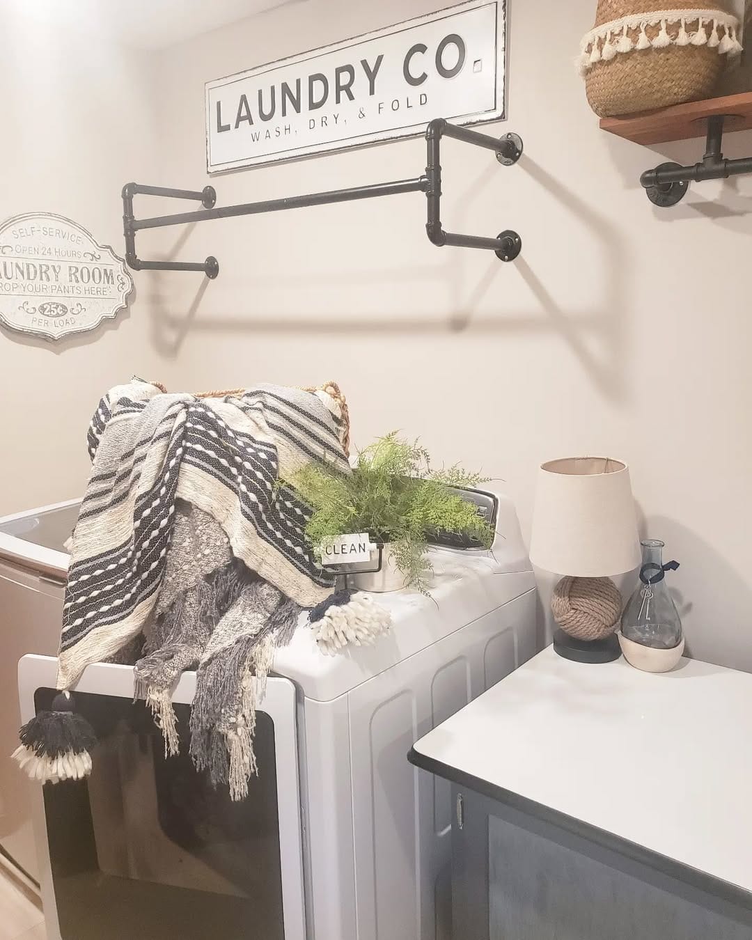 Post 9 by Taylor|CasuallyCoastalDesigns on Instagram (image)
