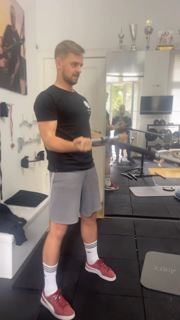 Post 9 by Stefan Riest on Instagram (video)