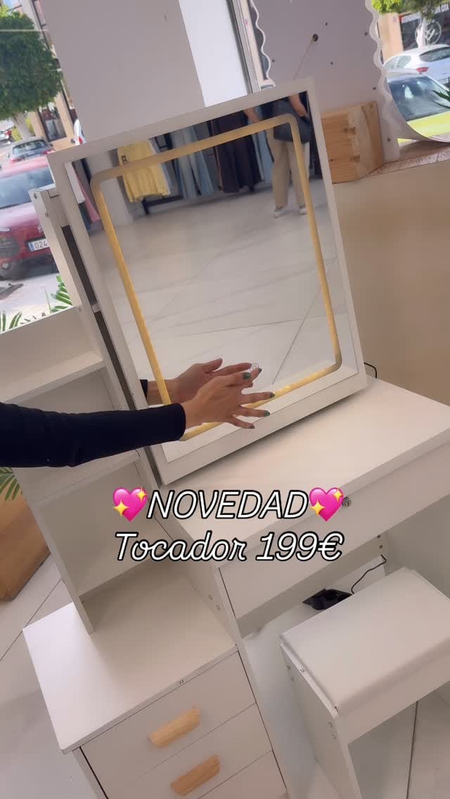 Post 8 by Modas Kenia on Instagram (video)