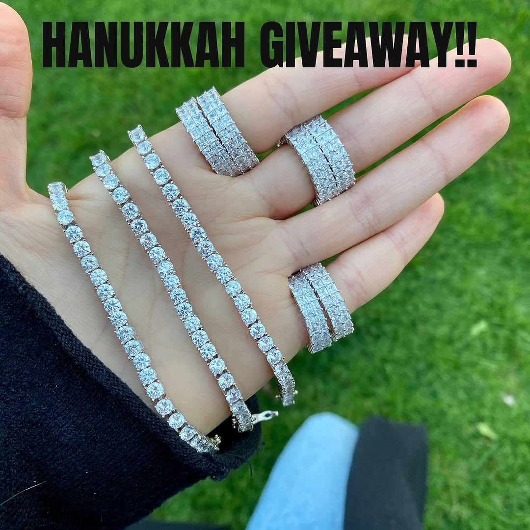 Post 9 by ESSENTIALS JEWELS on Instagram (image)