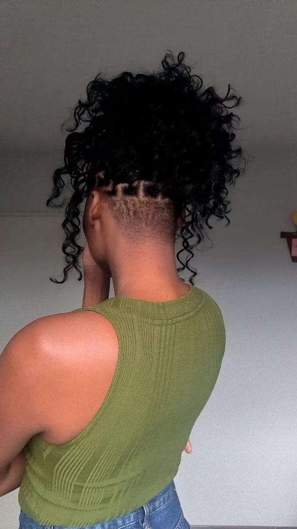 Post 1 by Rose Rovhalie on Instagram (video)