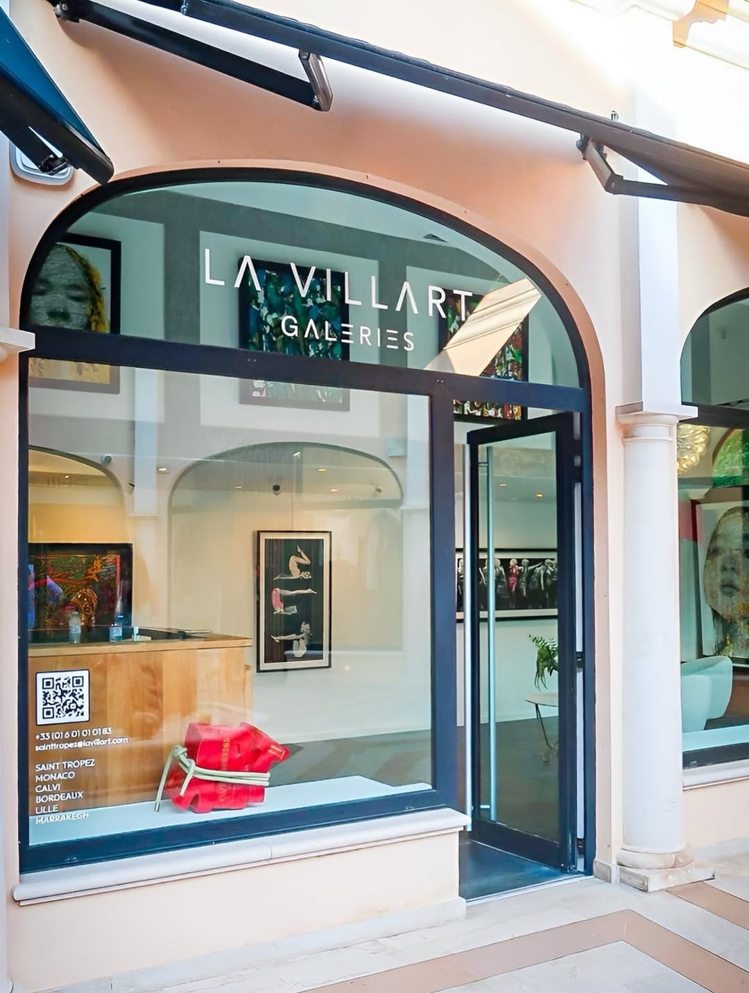 Post 4 by La Villart Galeries on Instagram (image)