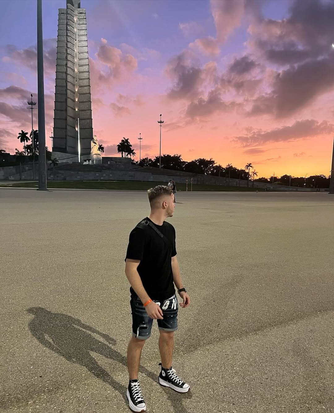 Post 8 by Tony Maloni on Instagram (carousel)