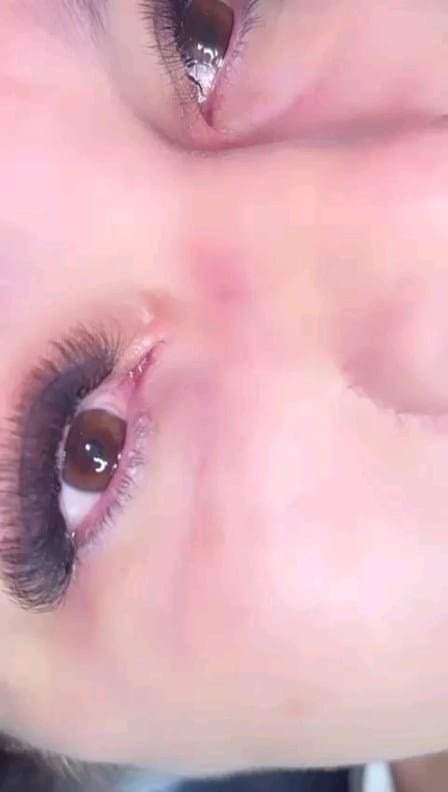 Post 5 by Claudia Cristina Finholdt on Instagram (video)