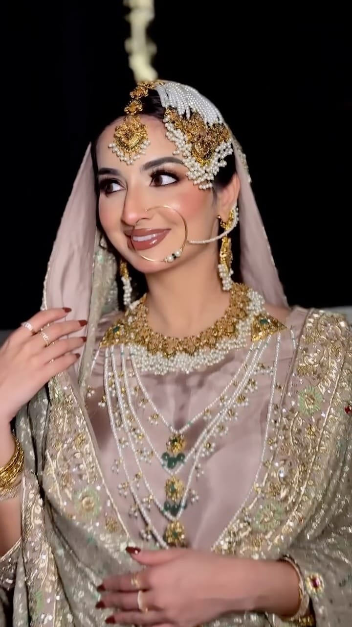Post 8 by Meenaz Fatima on Instagram (video)