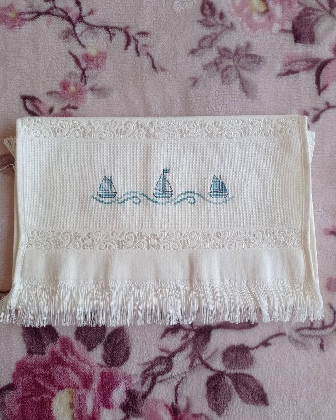 Post 4 by hobilerin buluşma noktası on Instagram (carousel)