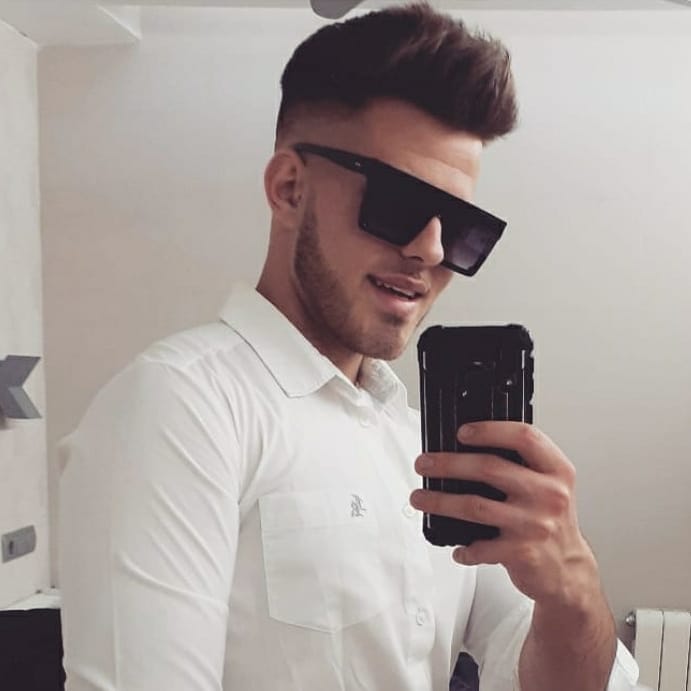 Post 9 by Rubén💸 on Instagram (carousel)