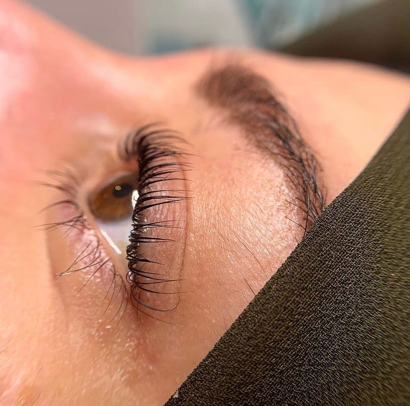Post 4 by ONYOURLASH Cosmetics on Instagram (image)