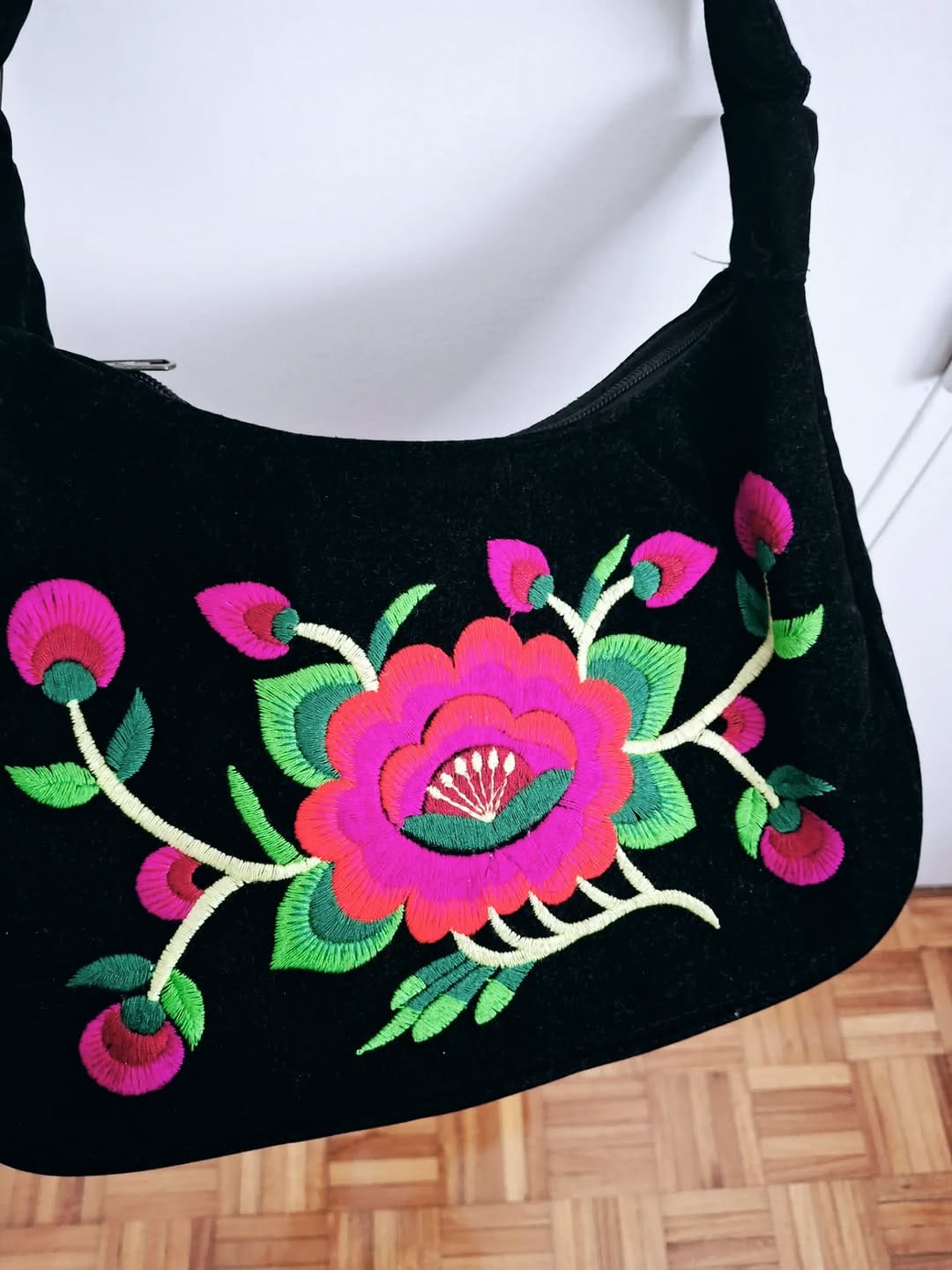 Post 6 by El vestidor de Lola - Moda Circular on Instagram (carousel)