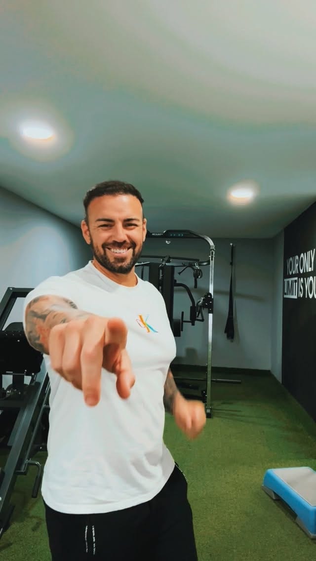Post 5 by Johnny | Entrenador Online on Instagram (video)
