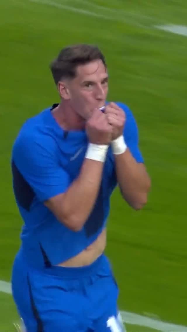 Post 8 by Andrés Vombergar on Instagram (video)