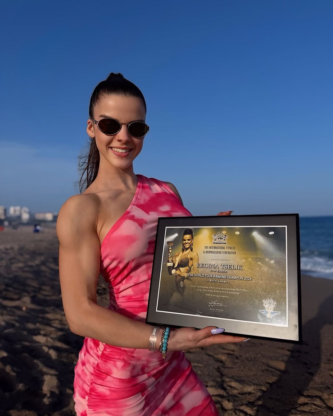 Post 9 by 𝐑𝐞𝐠𝐢𝐧𝐚 𝐓𝐬𝐞𝐥𝐢𝐤🏆| IFBB PRO Bikini🏆| Coaching on Instagram (carousel)