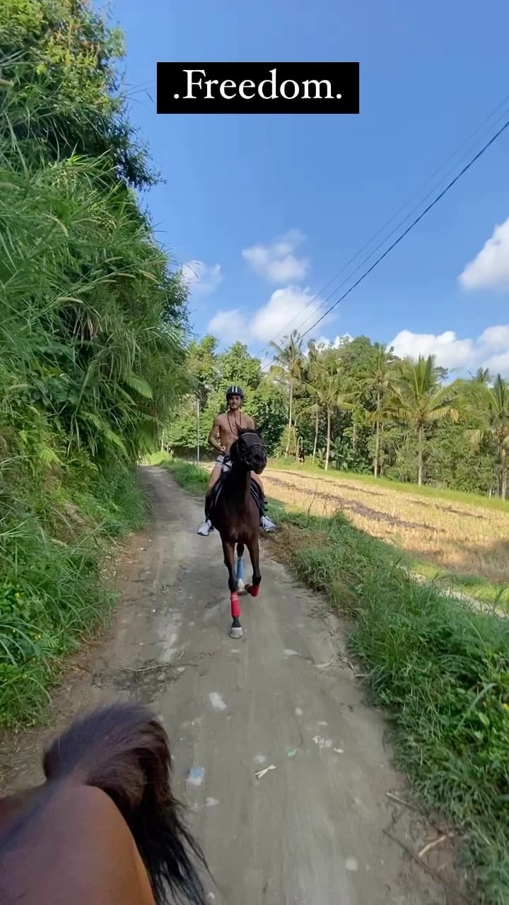 Post 9 by Lornz.m on Instagram (video)