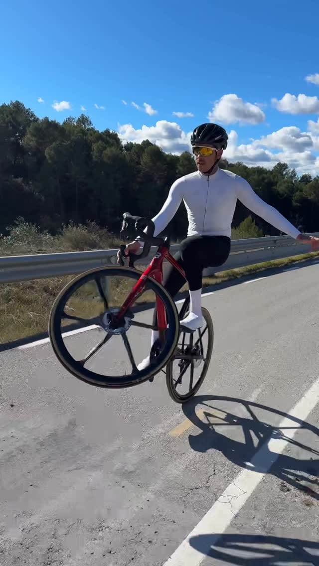 Post 5 by 👤 Kiko Galván Fernández on Instagram (video)