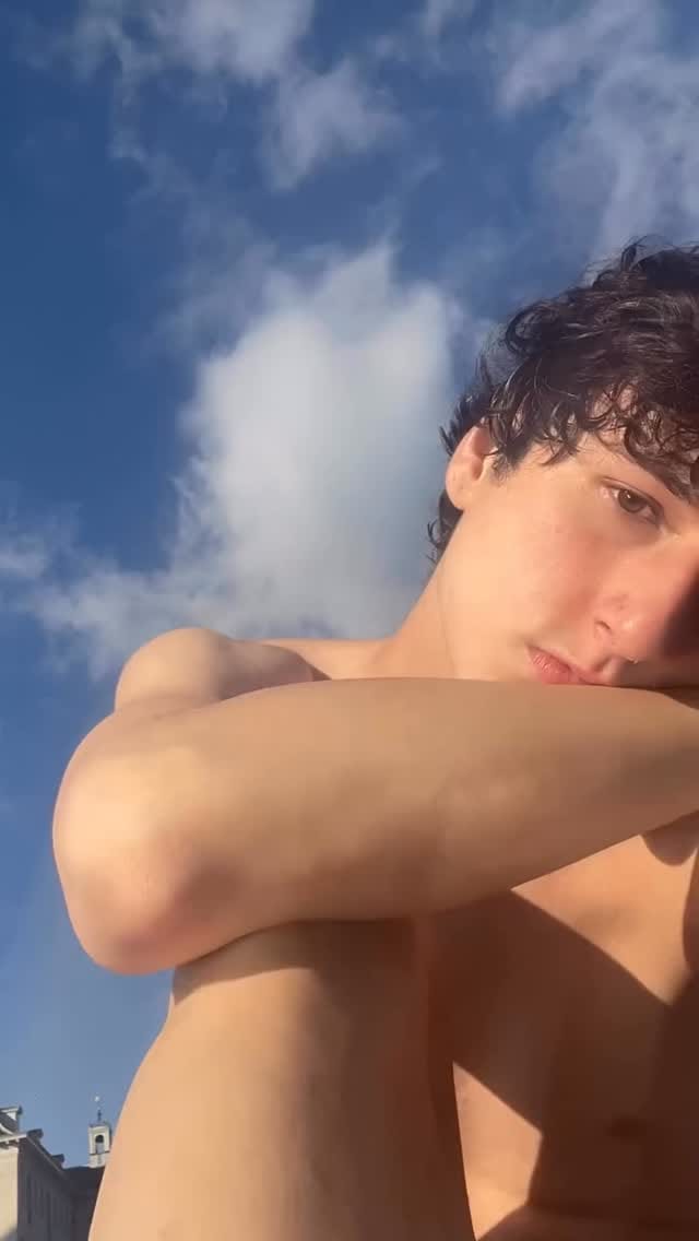 Post 7 by Izan Rovira on Instagram (video)