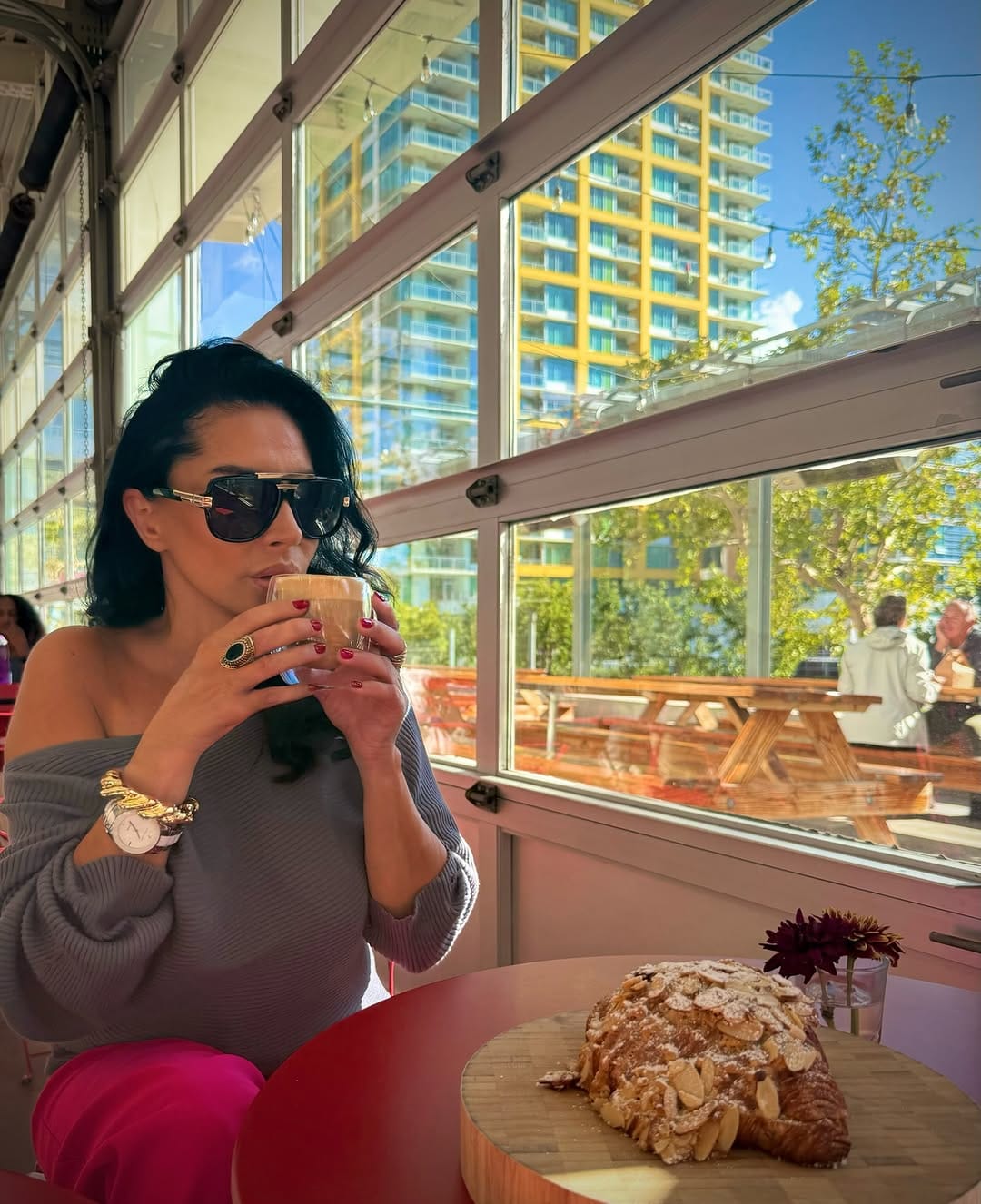 Post 6 by Liliana Felix on Instagram (carousel)