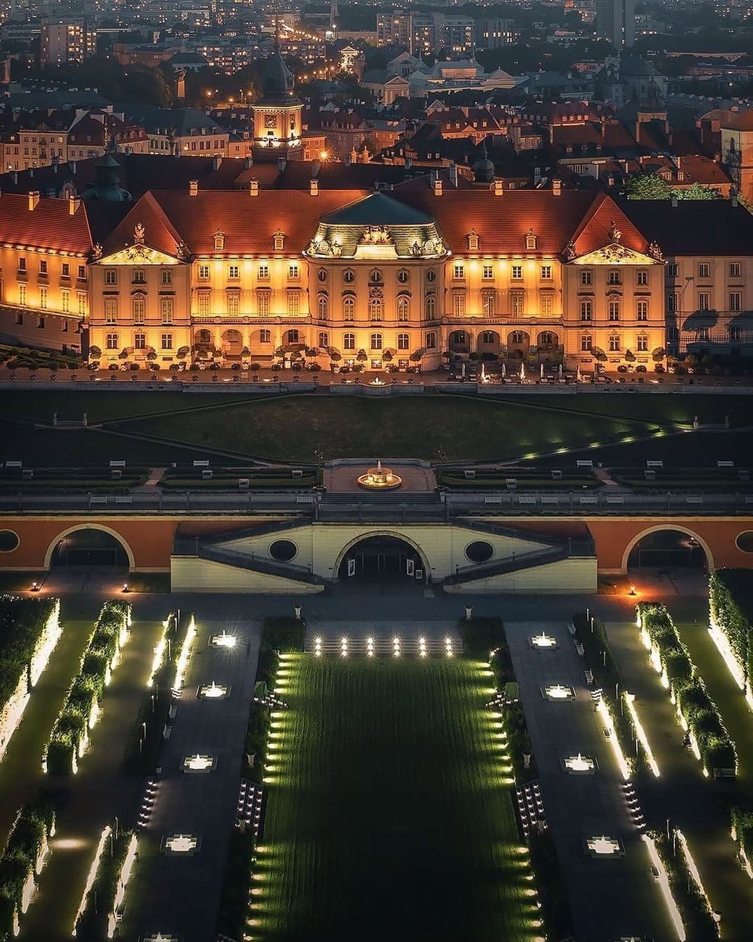 Post 5 by insta_warsaw on Instagram (image)